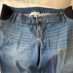 Isabel Maternity By Ingrid & Isabel
Distressed Jeans